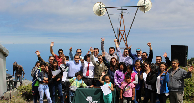 Convenio entre CONAF y Municipalidad de Llanquihue permitió la instalación en forma gratuita de una antena en el volcán Osorno.