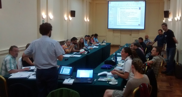En el hotel O’Higgins de Viña del Mar se reunieron representantes del Ministerio de Medio Ambiente, la Subsecretaría de Pesca, Sernapesca, CONAF, SAG, Bienes Nacionales y de las organizaciones no gubernamentales (ONG) Oikonos e Island Conservation, entre otros, para definir y priorizar las principales amenazas para la conservación de la fardela blanca.