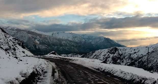 la Corporación hace un llamado a los conductores para que sus vehículos cuenten con cadenas para nieve, a fin de evitar cualquier inconveniente o accidente.