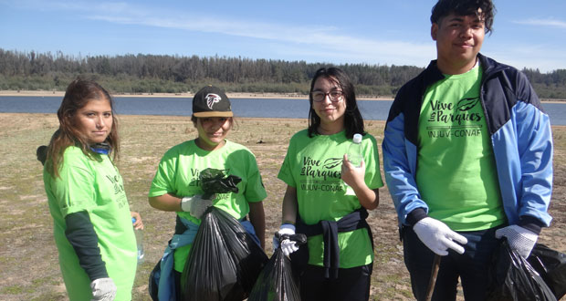 La iniciativa ecológica se enmarcó en los talleres de educación ambiental “Cultiva tu Identidad”, que desarrollan en todo el país CONAF e INJUV.